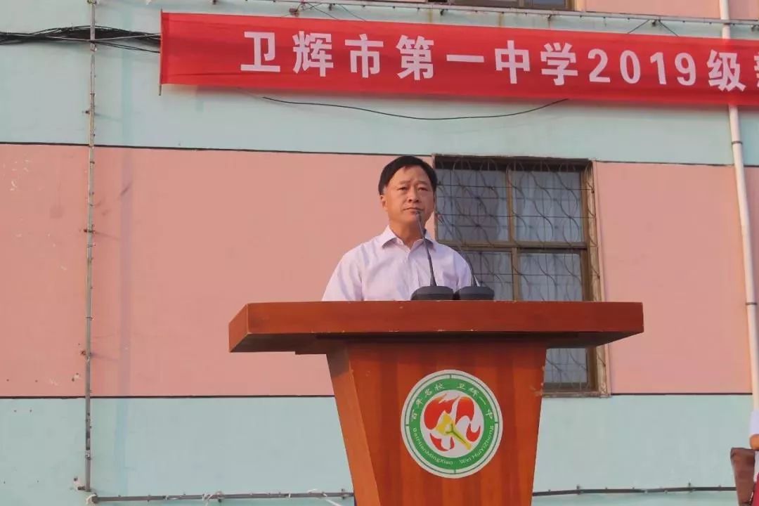 一中稚气新生秒变"军人模样"你敢信吗?_军训