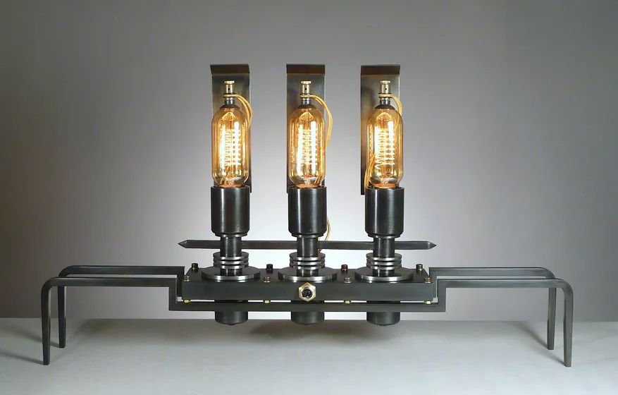 这是灯,也是蒸汽朋克装置艺术.