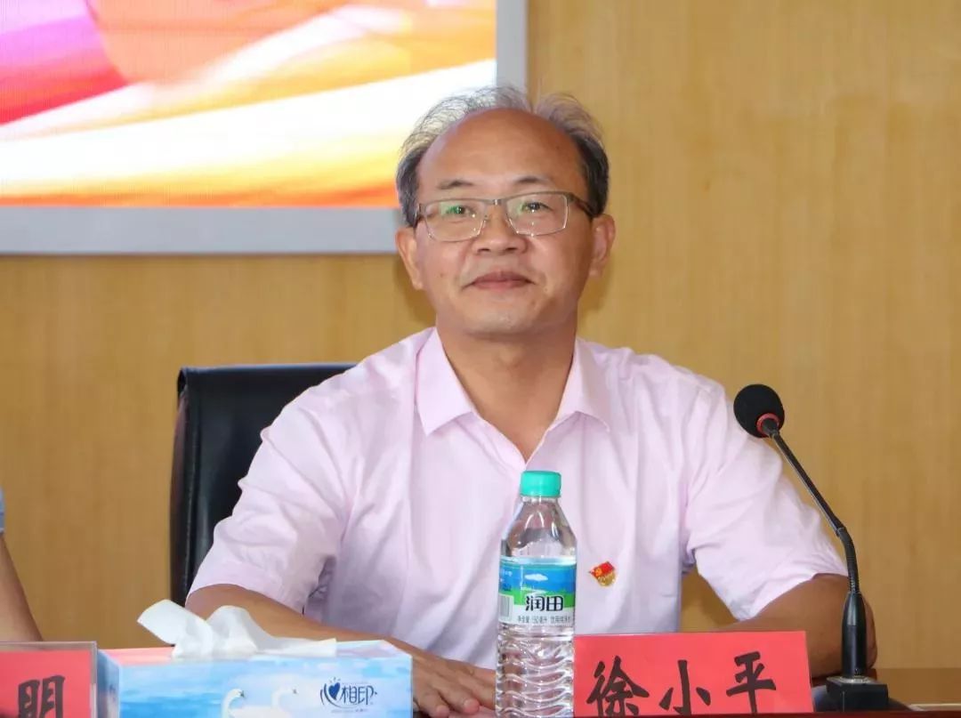 心怀感恩筑梦远航伟象集团资助莲塘一中贫困大学新生启动仪式在我校