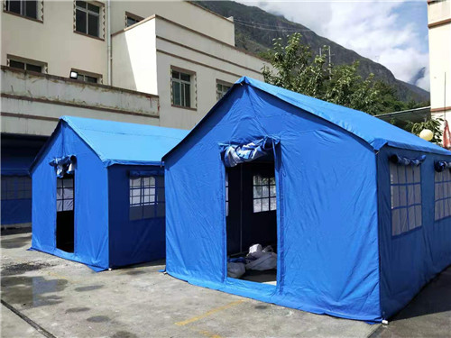 理县通化乡受灾群众临时安置点帐篷搭建完工