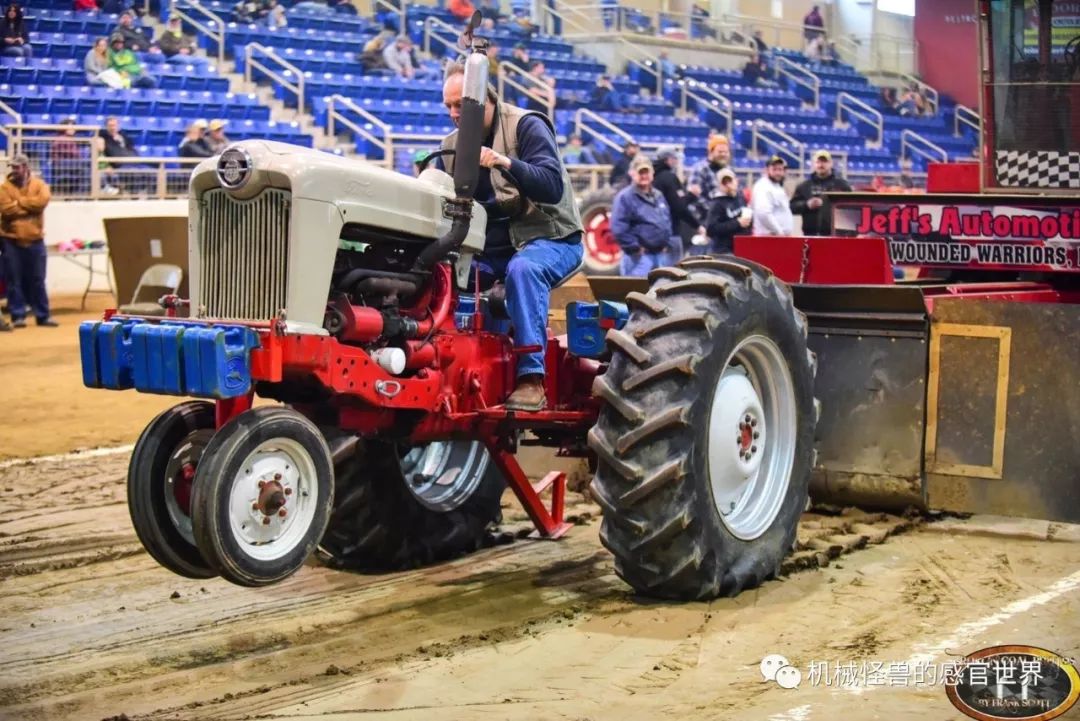 扭矩巅峰农场荣耀带你走进狂暴的拖拉机竞技世界