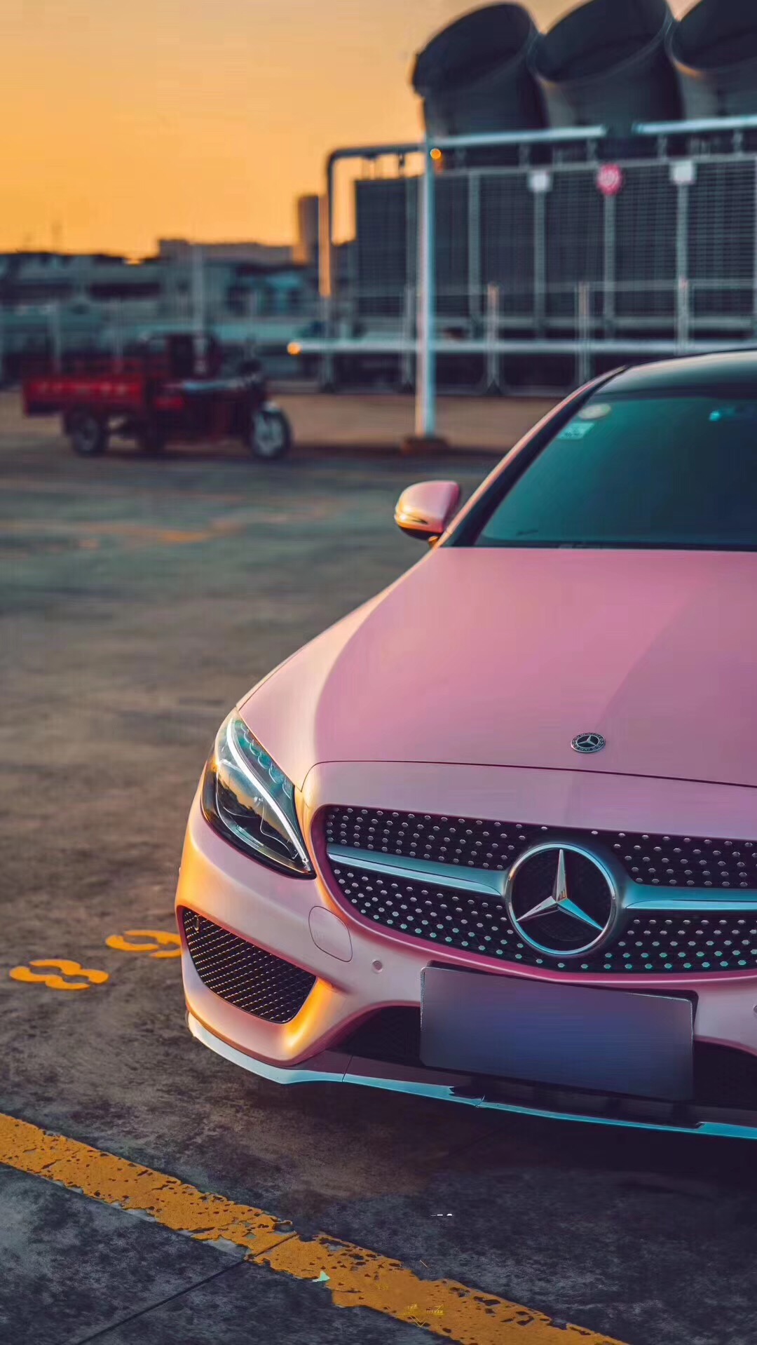 奔驰c遇上樱花粉豪车驾驭了少女心