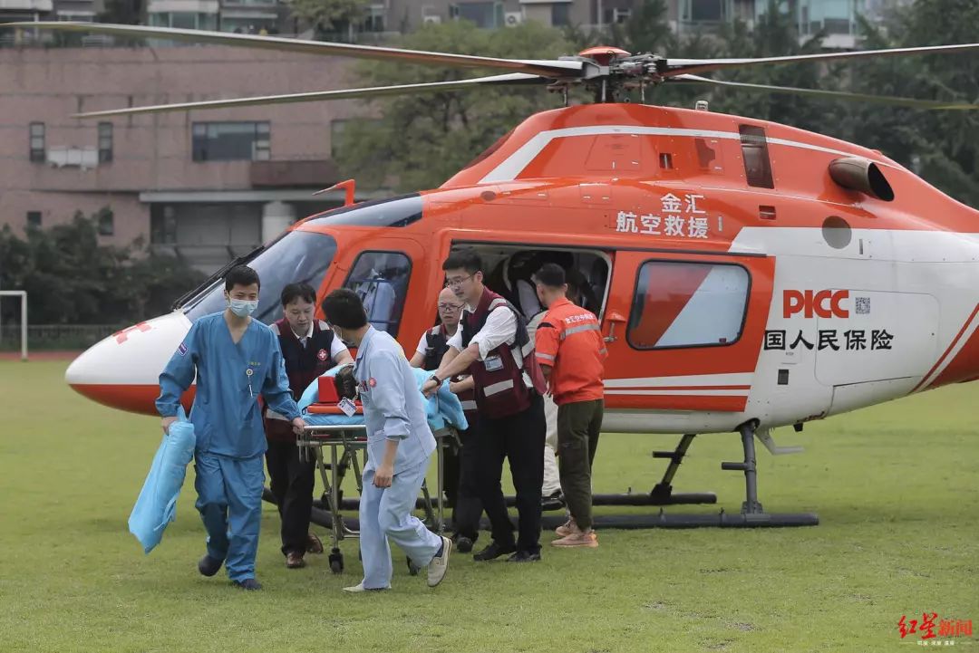 抢救生命!阿坝州雨灾来袭,成都空中120,救护车紧急驰援