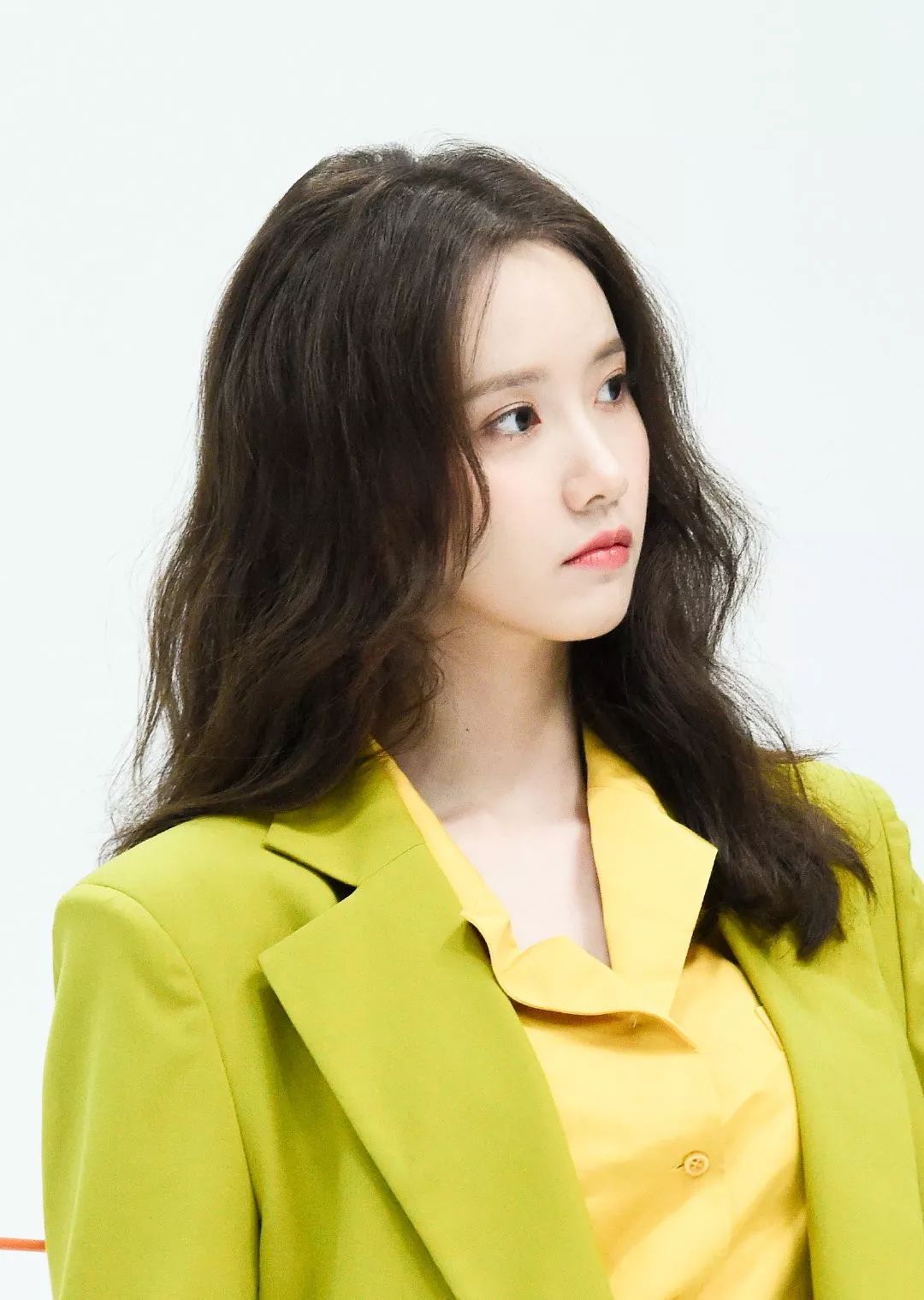 林允儿十年不垮脸还成了票房冠军鹿晗