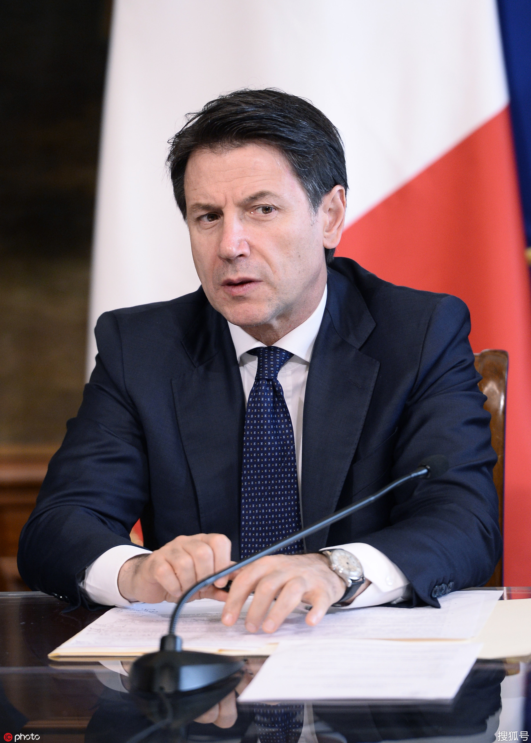 意大利总理孔特宣布将向总统提出辞职