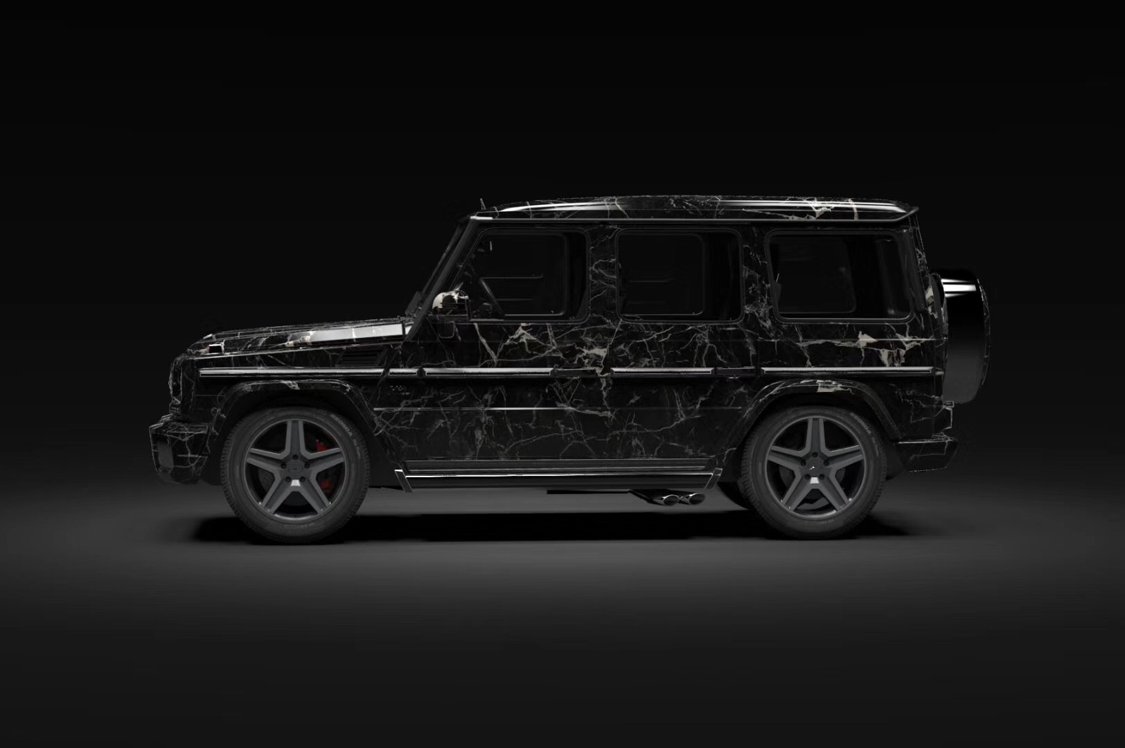 升级为21英寸的五辐运动轮毂,另外用户还可以选择21英寸黑色高光轮毂