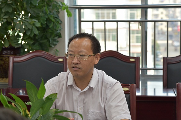 文立斌同志到县公安局调研扫黑除恶工作