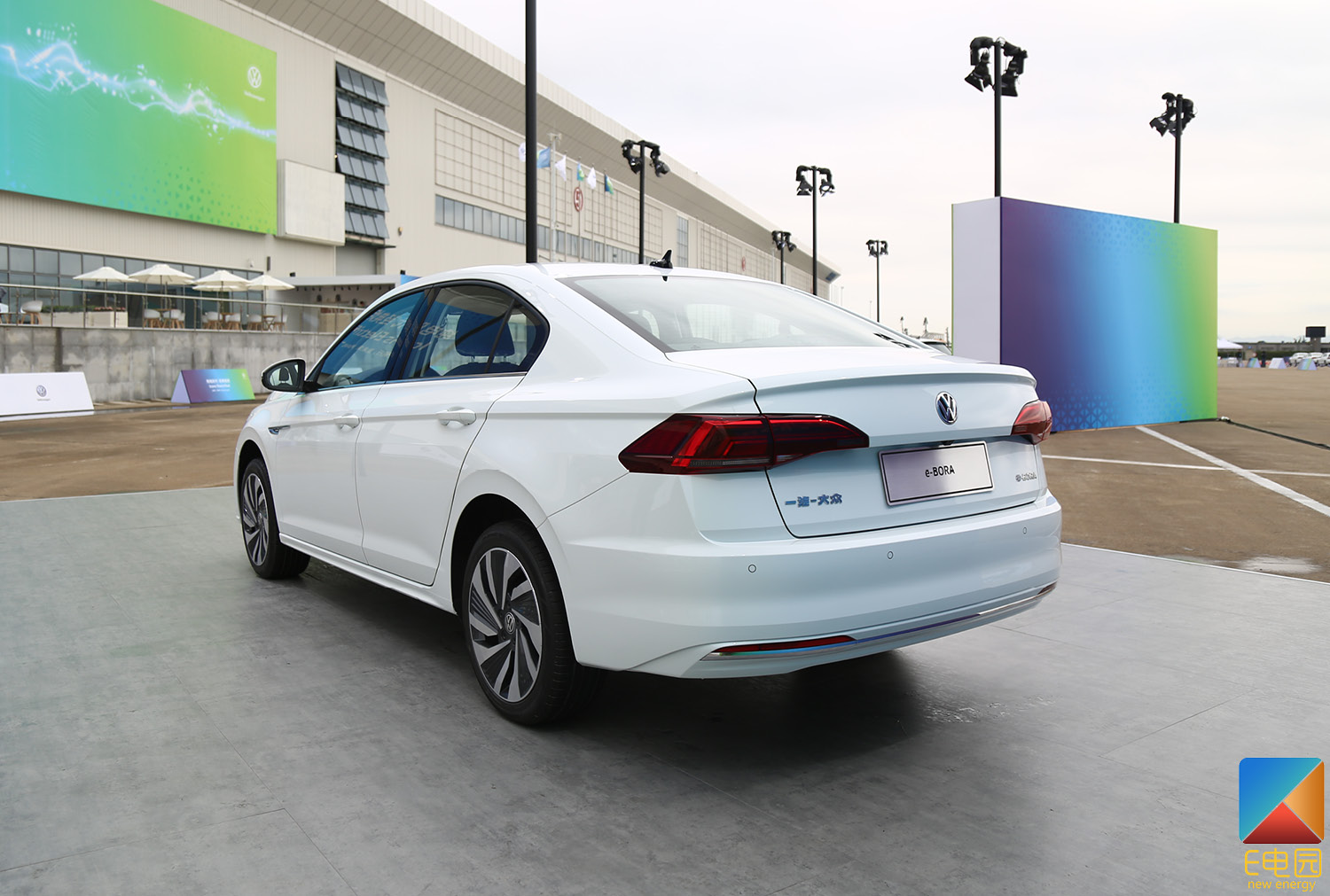 1568万起一汽大众宝来纯电高尔夫纯电预售