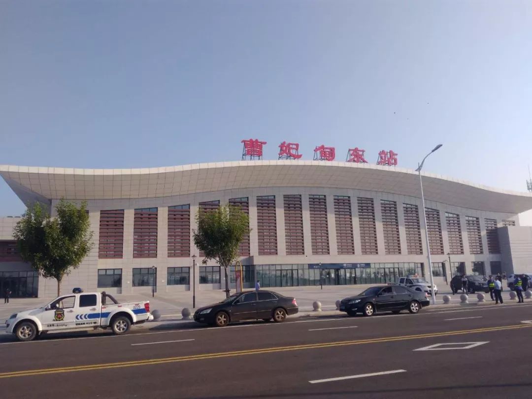 北京-唐山-曹妃甸客运直通动车组列车正式开通运行