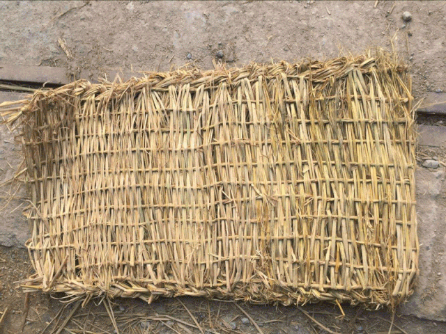 农村用绳编的床图片