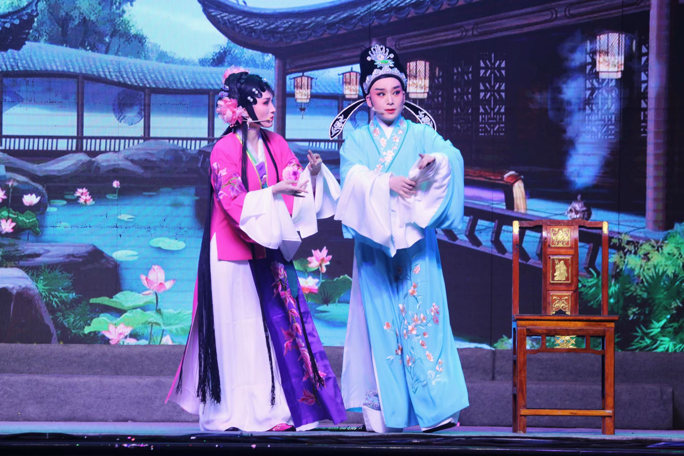 真帅!帅爆了!锣鼓敲响,宁波弘艺越剧团第