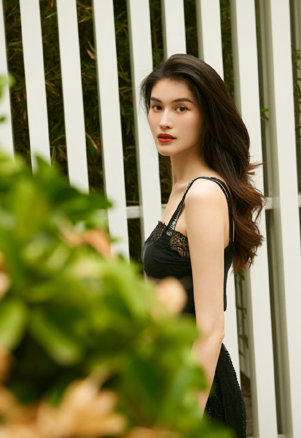 美女模特何穗清爽优雅时尚写真