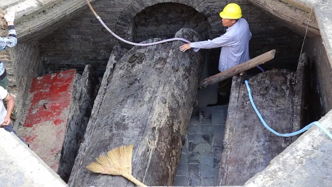 央视都来了下塘八边形千年古墓传来新消息墓主人身份即将揭晓