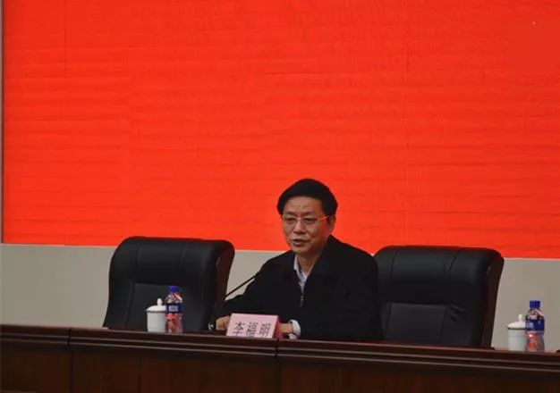 据公开简历,李福明生于1956年6月,一直在天津市任职.