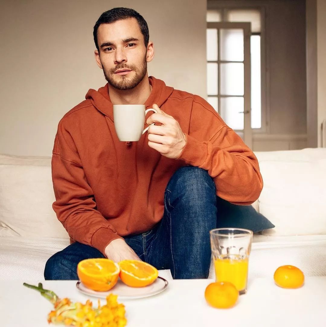 超甜蜜法国时尚圈出现了一对男模夫夫