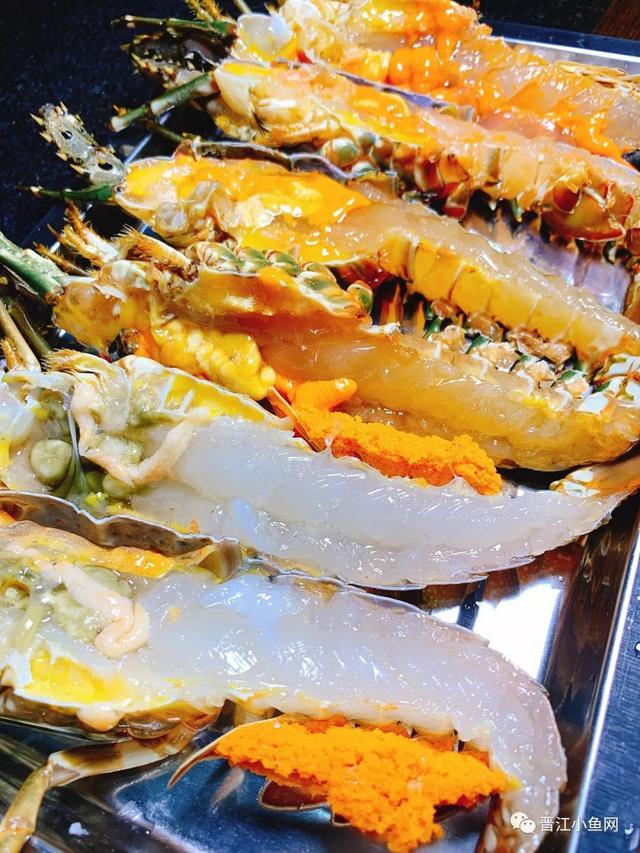 1元1串晋江惊现饭盒烤鱼0元吃肥美鲜甜烤小青龙①起组队吃哭老板