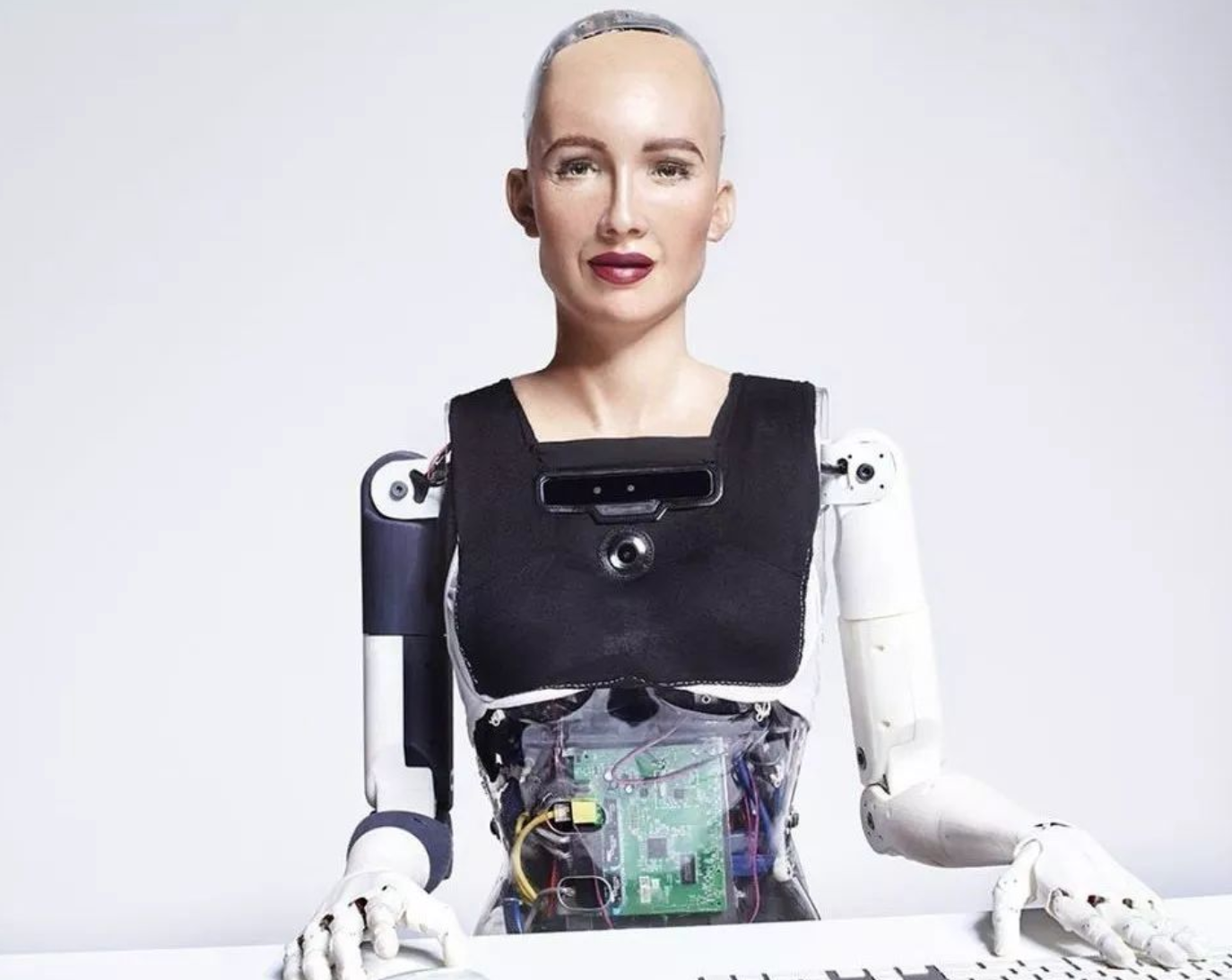 robotics),她是世界历史上首个获得人类公民身份的一台机器人