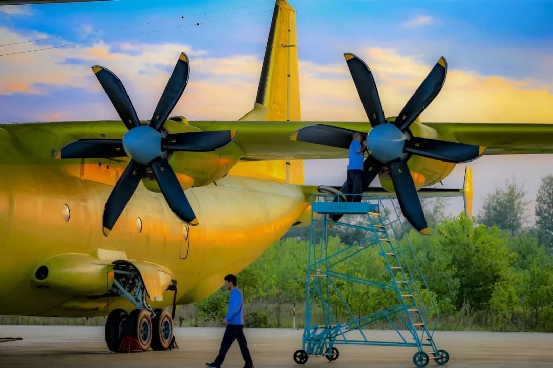 运输机中的"变形金刚"运9