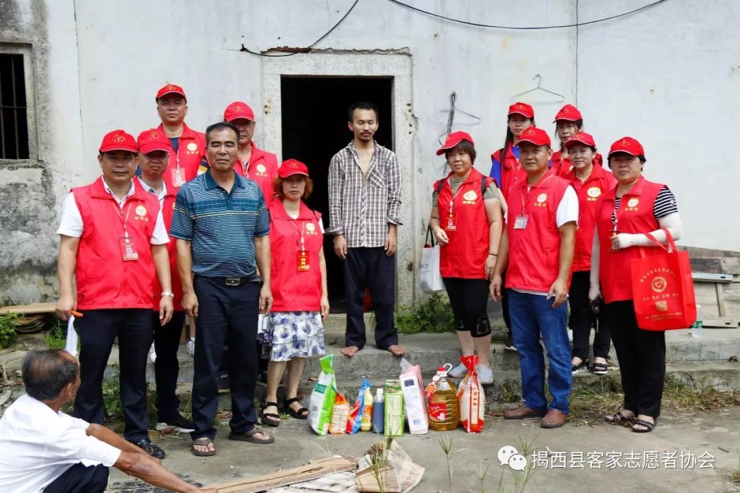 揭西这群人深入河婆几个村送去关爱送去温暖