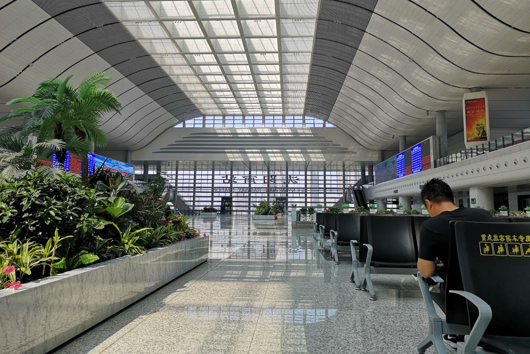 沈阳南站位于沈阳市浑南区,是东北地区最大的高铁车站,共设有12座站台