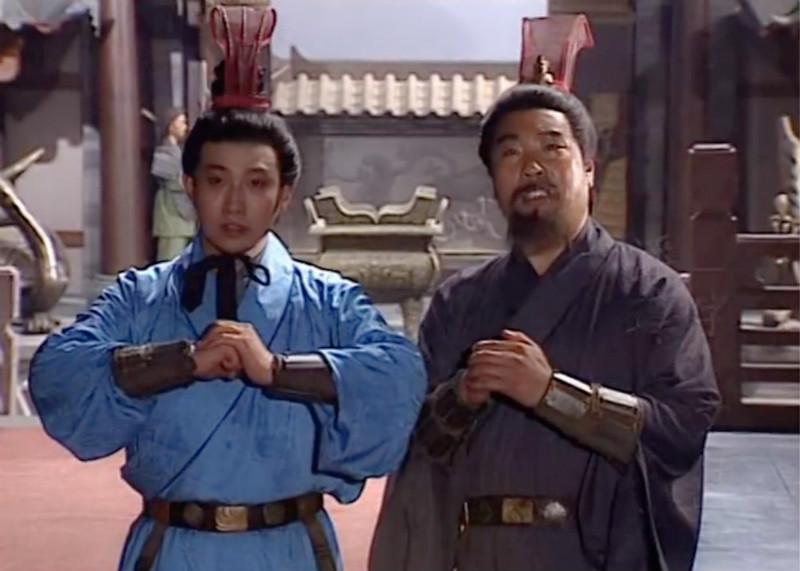 无论是夏侯惇夏侯渊还是曹仁曹洪曹真曹休,都很能打,官职也极高,曹魏