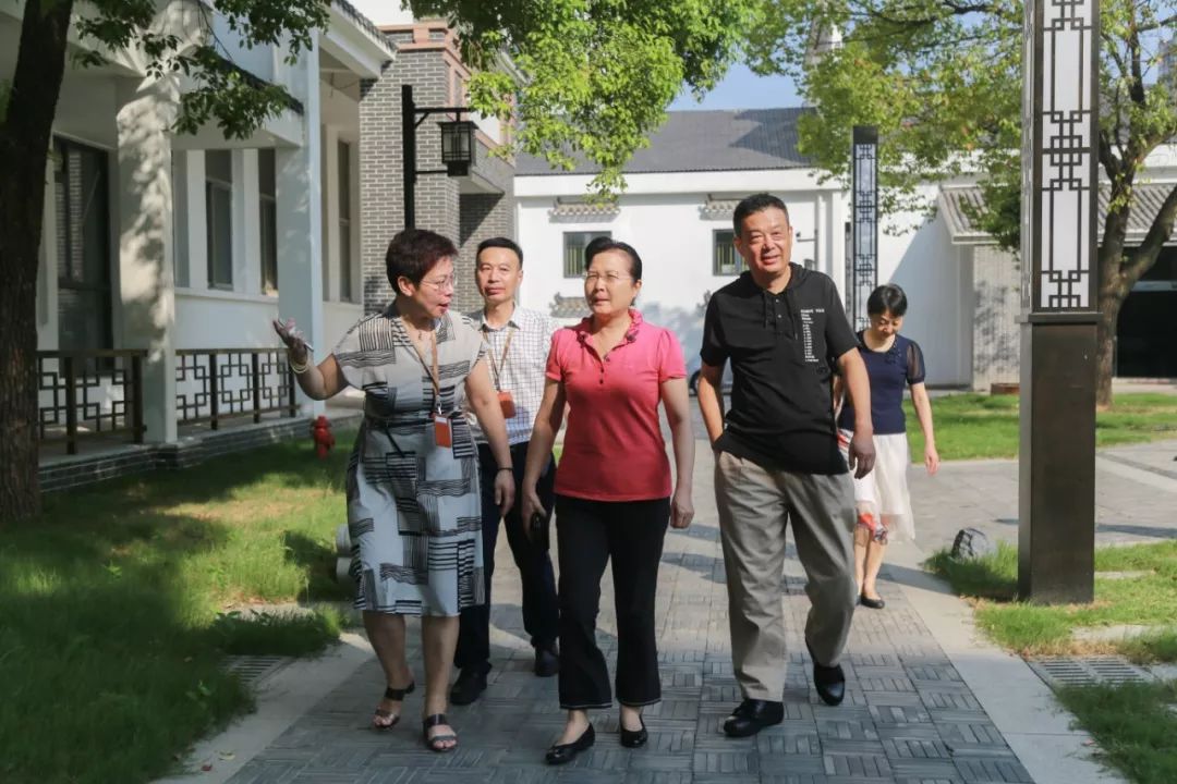 湖北省文化和旅游厅副厅长段天玲一行莅临健民集团调研指导