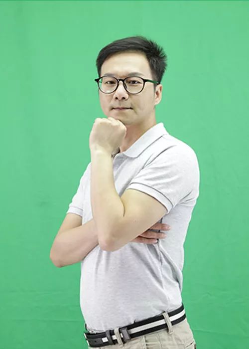 特邀北京人大附中名师易波老师和北京理工大学附属中学麻雪玲老师,两