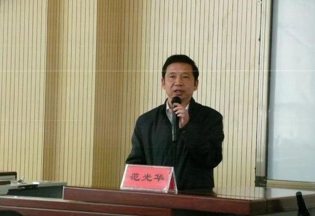 震撼云南5名董事长总经理被查昆明8人主动投案个旧原副市长主动投案