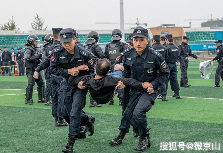 北京特警总队辅警图片