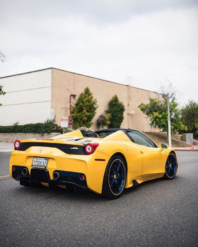 ferrari 458 speciale aperta