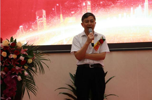 广州幸好医疗集团董事长 郑雄辉致词原广州军区司令部副参谋长黎仕林