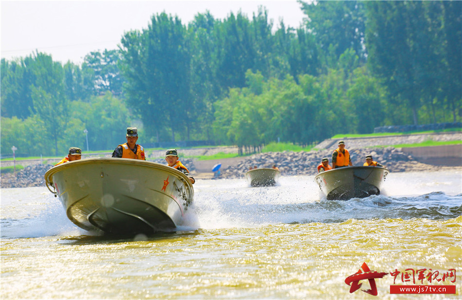 母亲河畔:舟车轰鸣 渡河工程保障演练向实战化蓄力