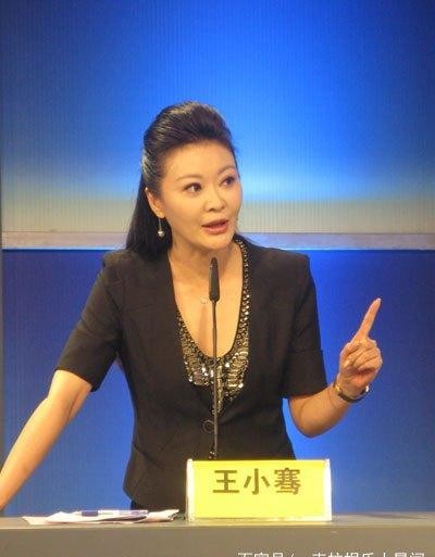 即使之前谭江海不喜欢小孩,也决定做丁克,但是后来想着妻子的年龄也是