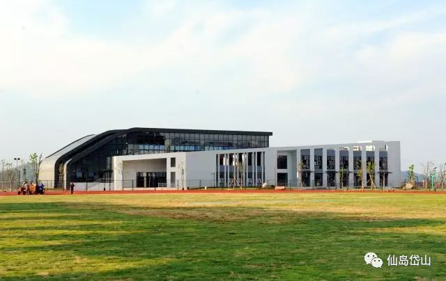 推进岱山县职业技术学校数字校园建设,以省级"三名工程"建设为重点