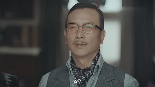 张弓烈火军校饰演谢之沛被赞誉为学术界和教育界的中流砥柱