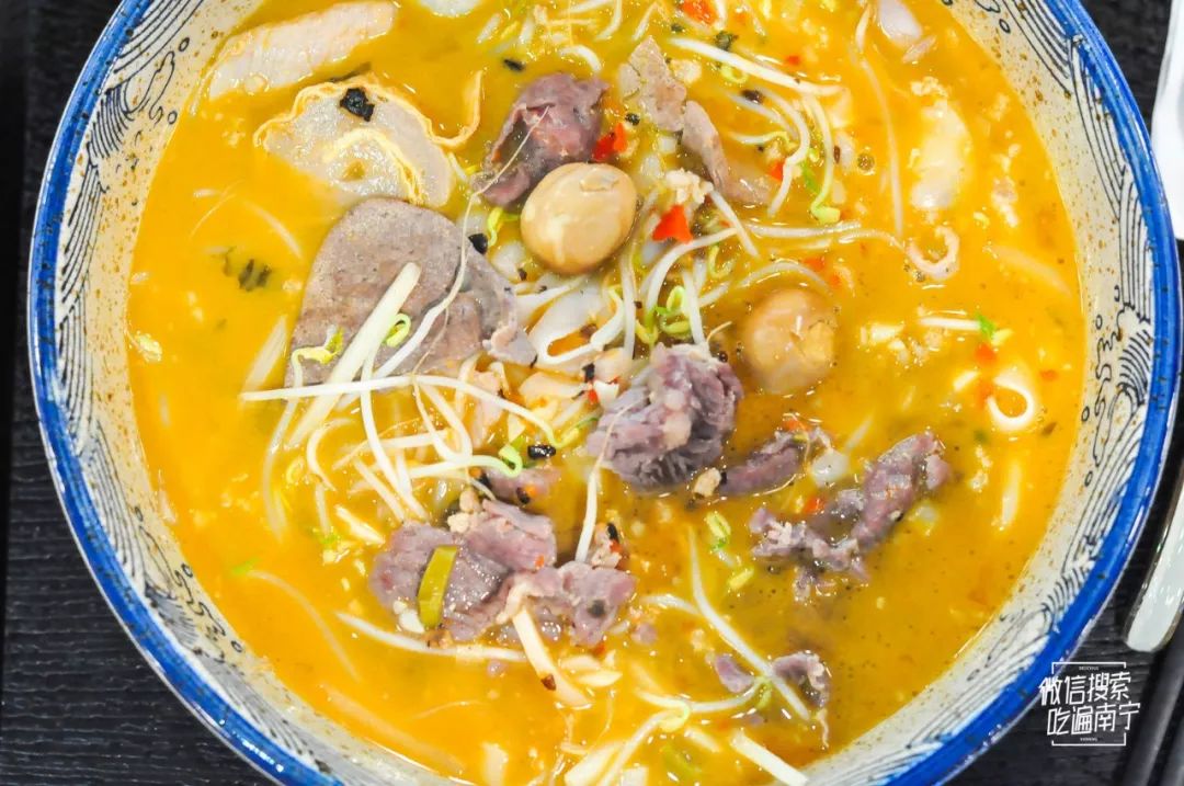 30元一碗南宁老友粉界的奢侈品听说吃过这几家的都是有钱人