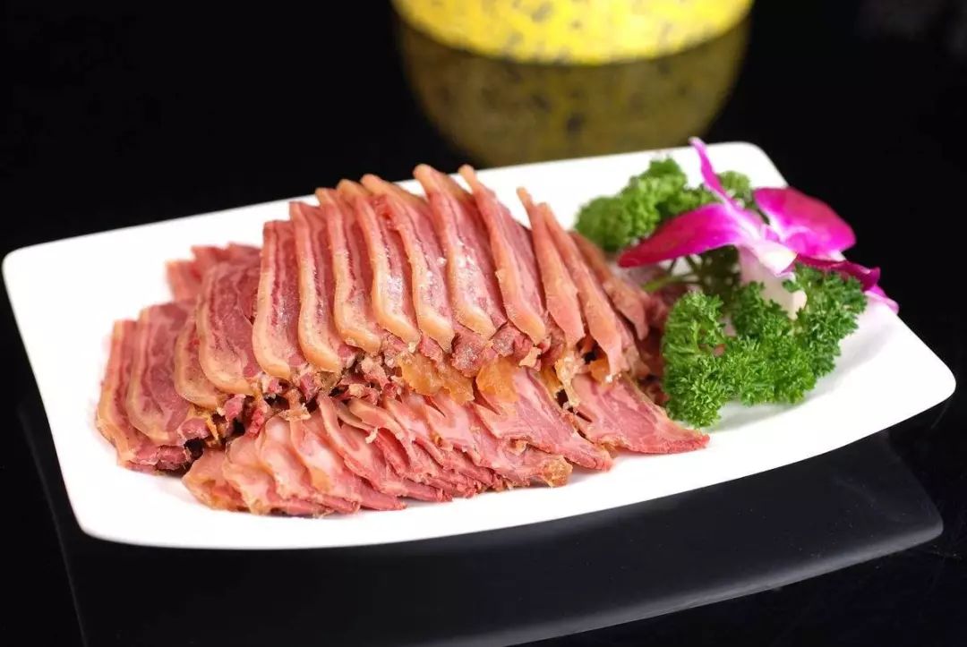 闹汤驴肉▲武陟油茶▲马村烧鸡2018年,焦作接待海内外游客5283.