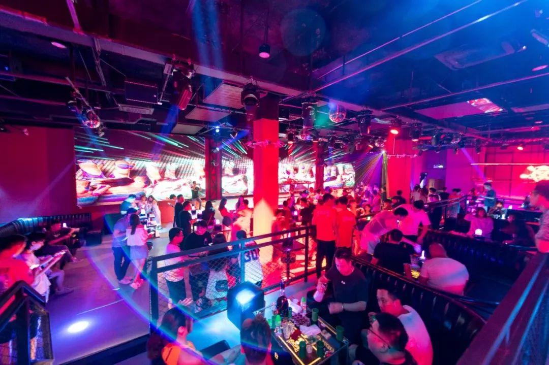 佛山潮人都来打卡的夜店有酒有hiphopdj电音派对燃炸全场