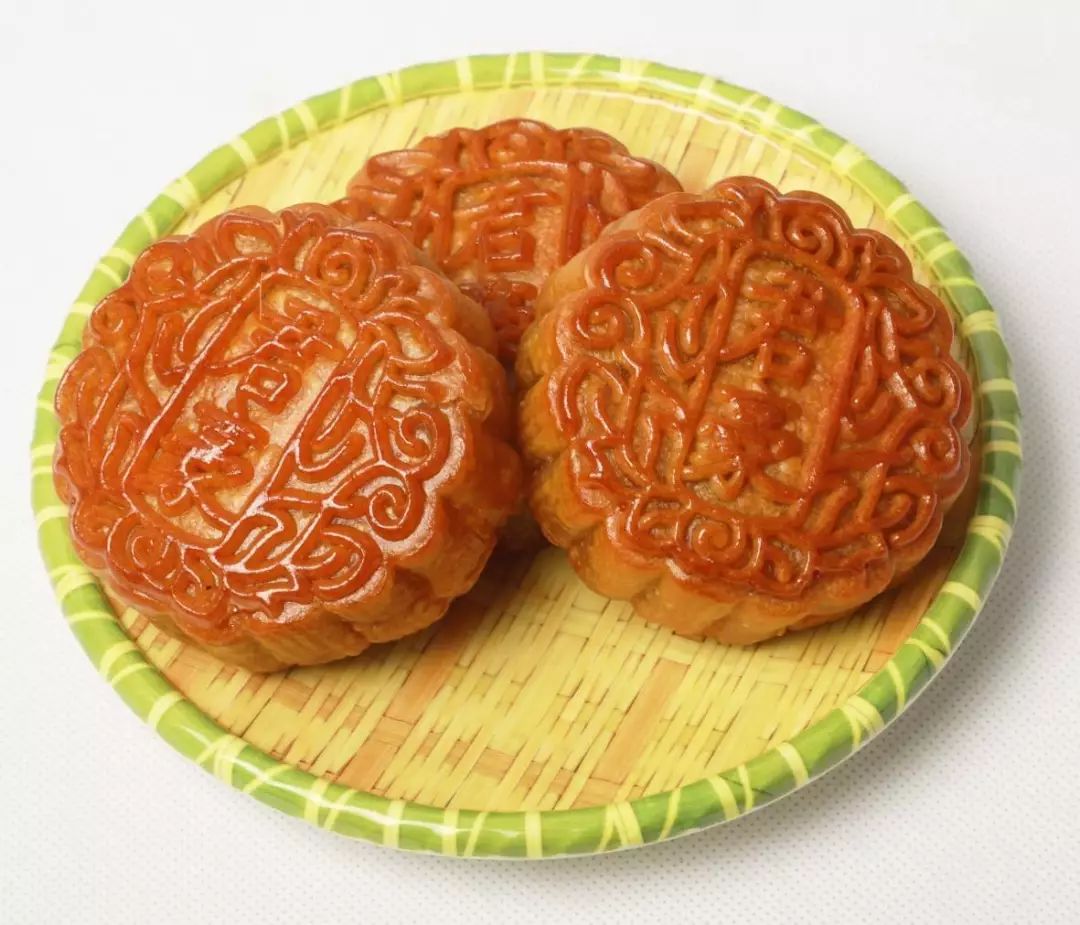 元君豪大酒店双黄清香白莲蓉月~精选上等饼料~馈赠亲友~名贵大气_月饼