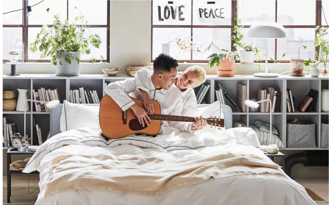 今年正好是约翰·列侬与小野洋子"床上和平运动"的第50周年.