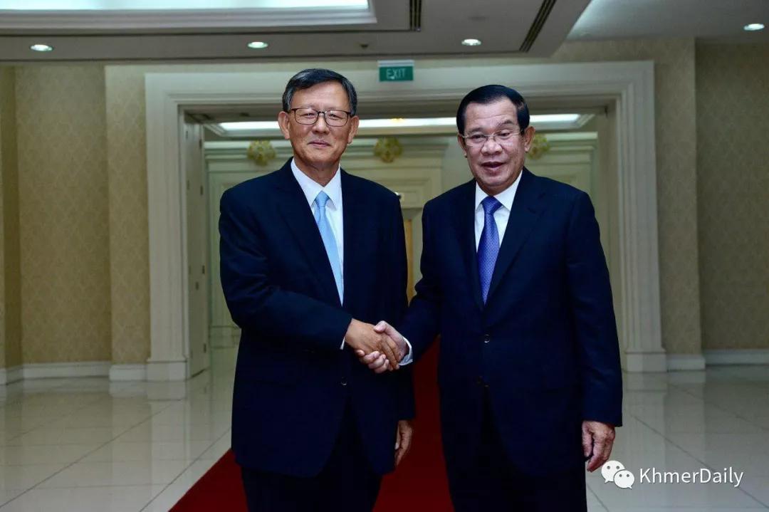 洪森与吴乐英的会面结束后,总理助理部长高金欢向媒体介绍了会谈情况.