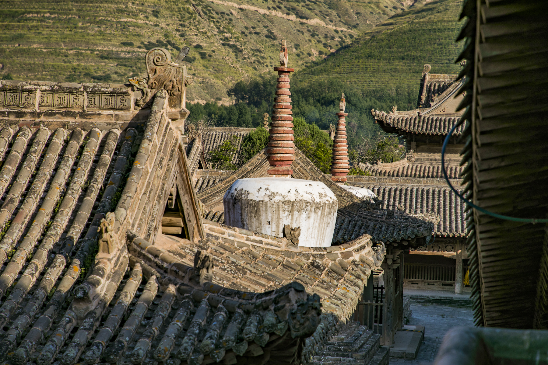 青海有座明朝皇家寺院，朱元璋赐匾额、建文帝在此出家，堪比故宫