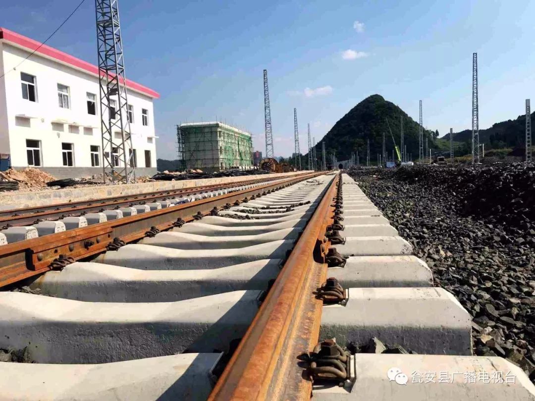 瓮马铁路完成各项铺架节点目标预计9月底能达到通车条件
