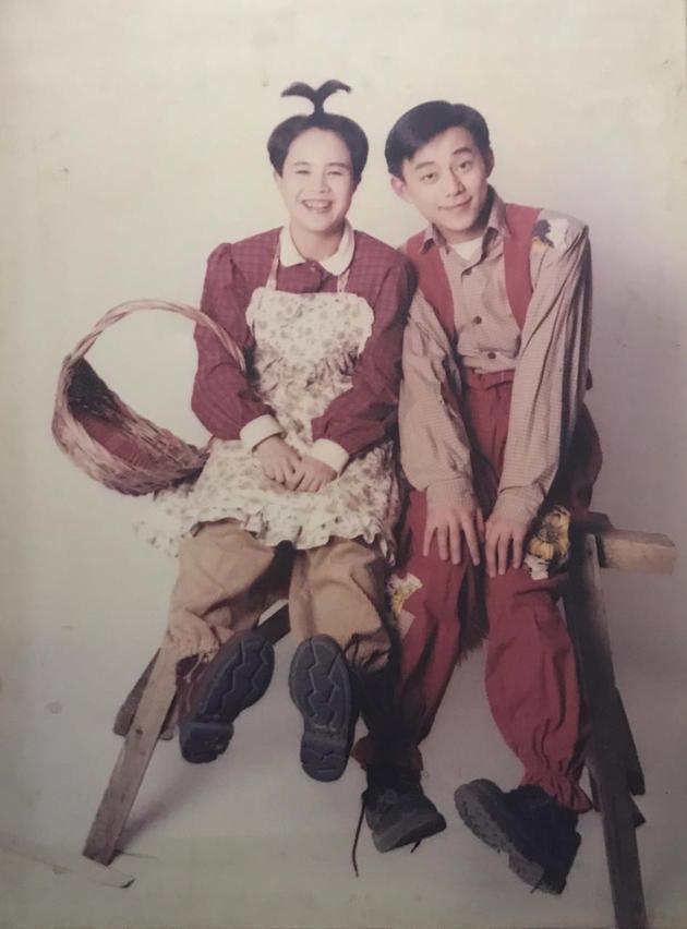 原创"金龟子"刘纯燕53岁生日忙工作,与丈夫王宁结婚31周年恩爱如昔