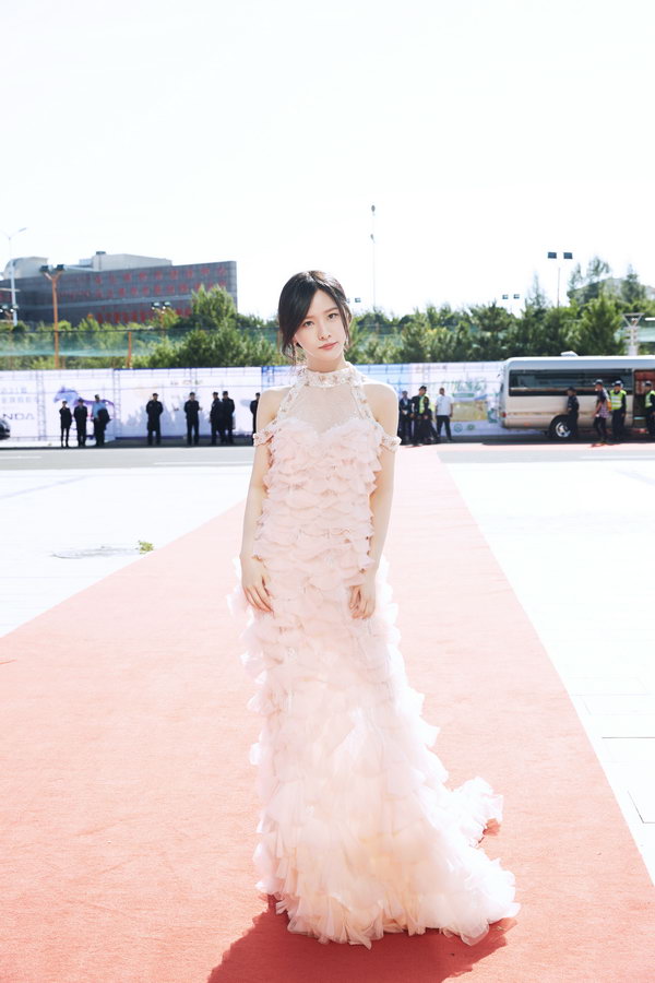 主播歌手阿冷斩获2019草原金雕奖"跨界卓越奖"