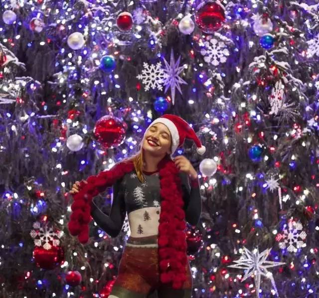 速看外国女生光溜溜出门竟然没被围观太震惊了