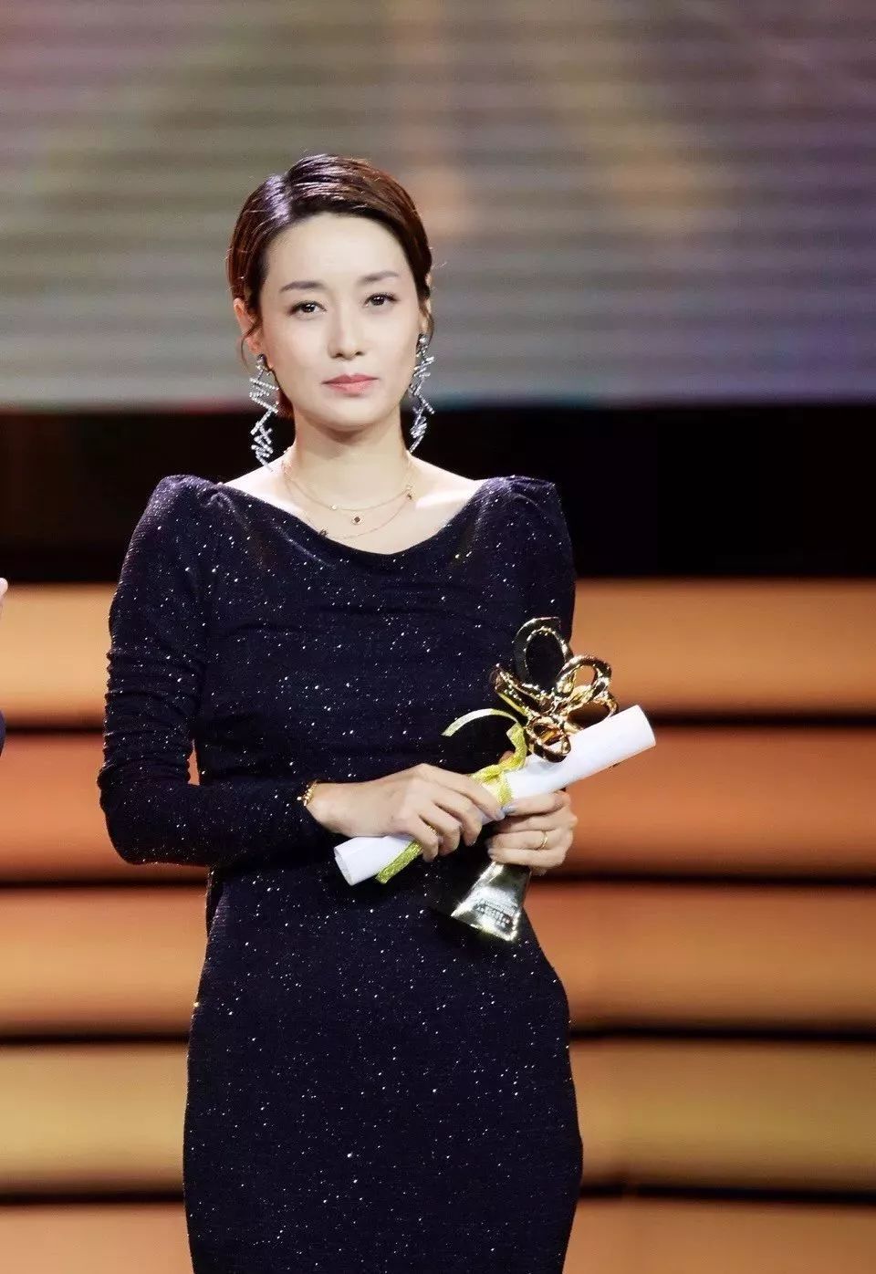 马伊琍,为什么你活得那么潇洒笃定?_夏琳