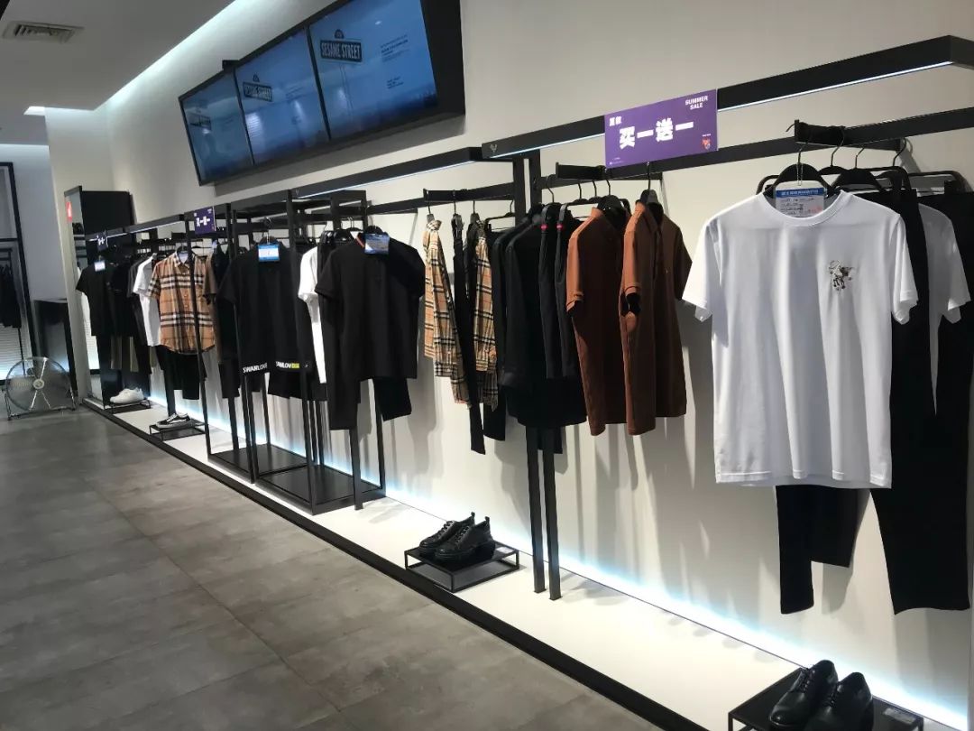 【无为新百3f】太平鸟男装 | 特惠来袭,买一送一!_专柜