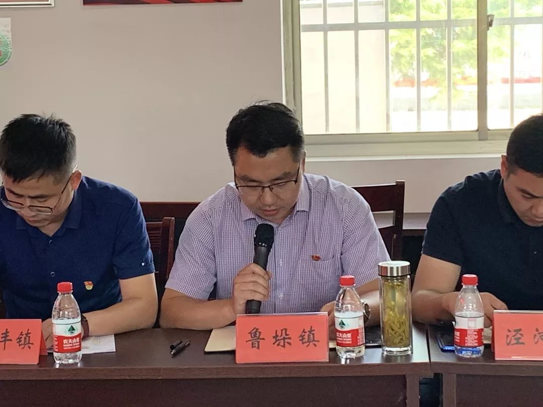 最后,县委组织部副部长,县委县级机关工委书记朱士礼就软弱后进村的