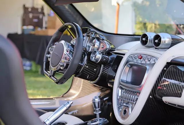 超级内饰诱惑,只服风神——帕加尼huayra!